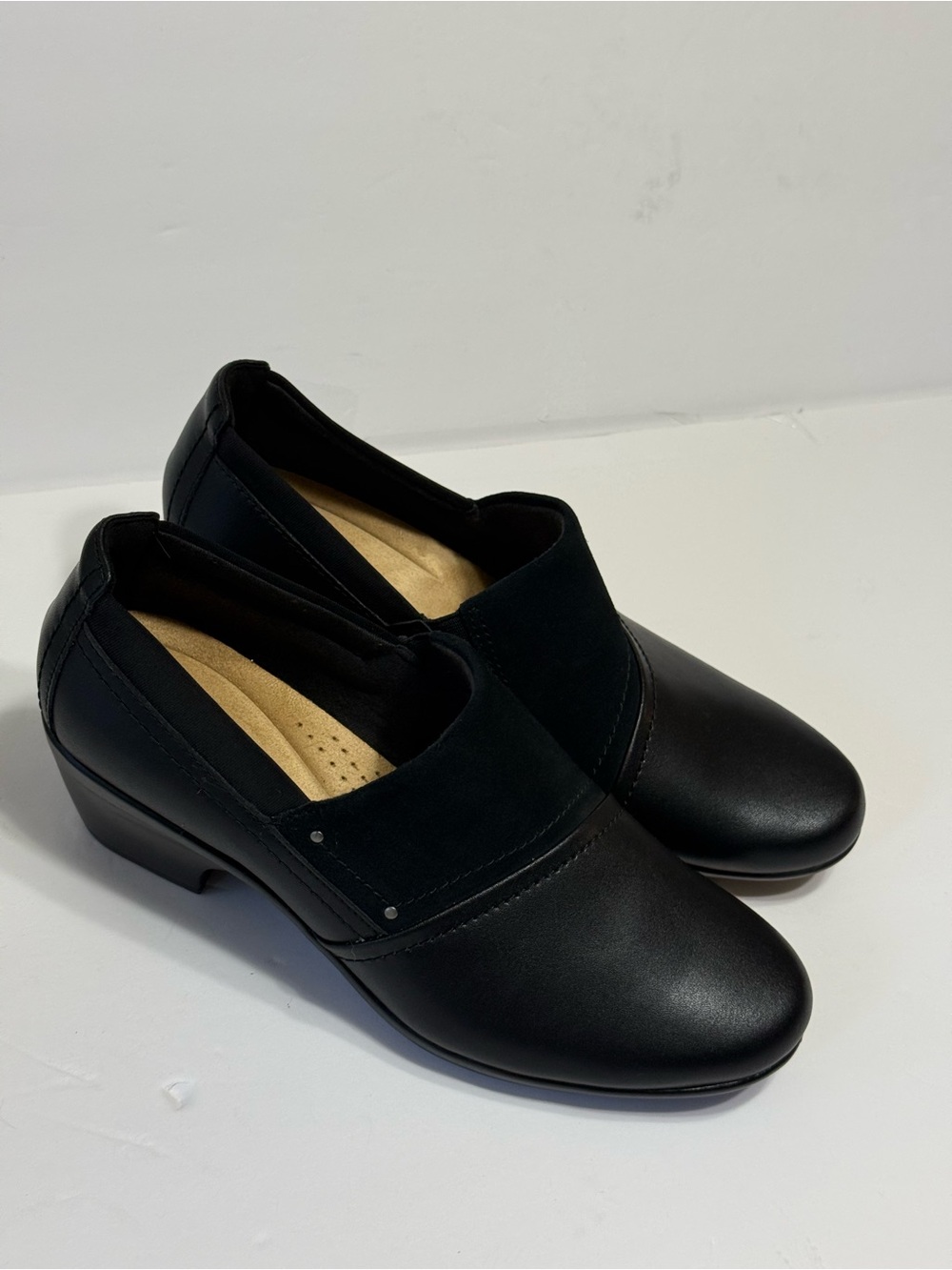 Clark’s Emily Black Leather Slip On Comfort Shoes Women's Sz 9.5